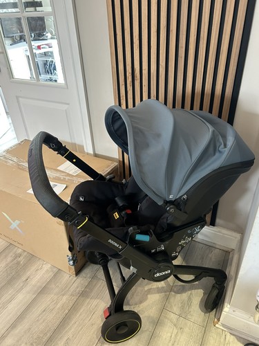 Doona travel stroller euc - stroller,